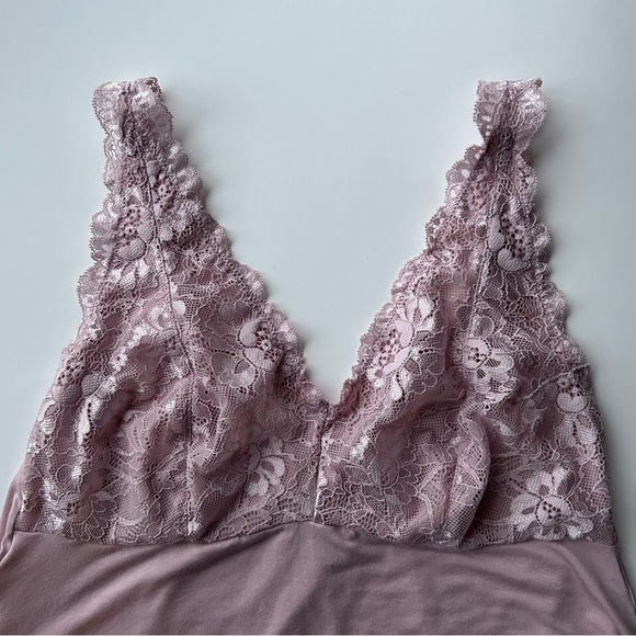 ♡ *NWOT* Black Bow Chemise - Picture 2 of 8